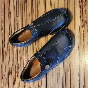 Clark's unstructured black leather shoes